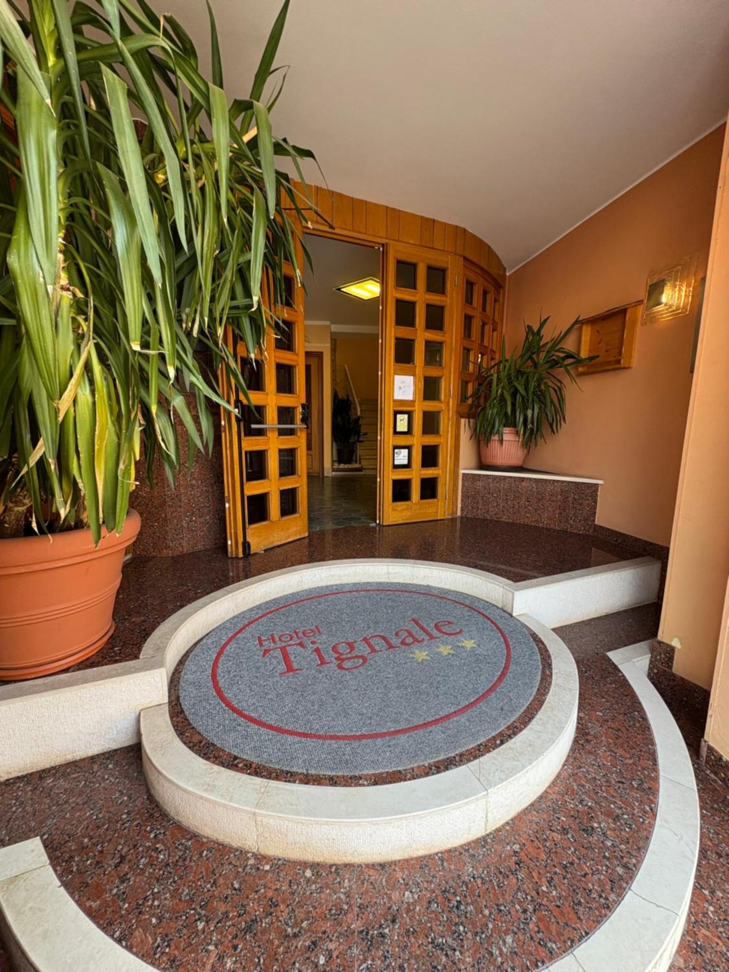Garni Hotel 提尼亚类 外观 照片