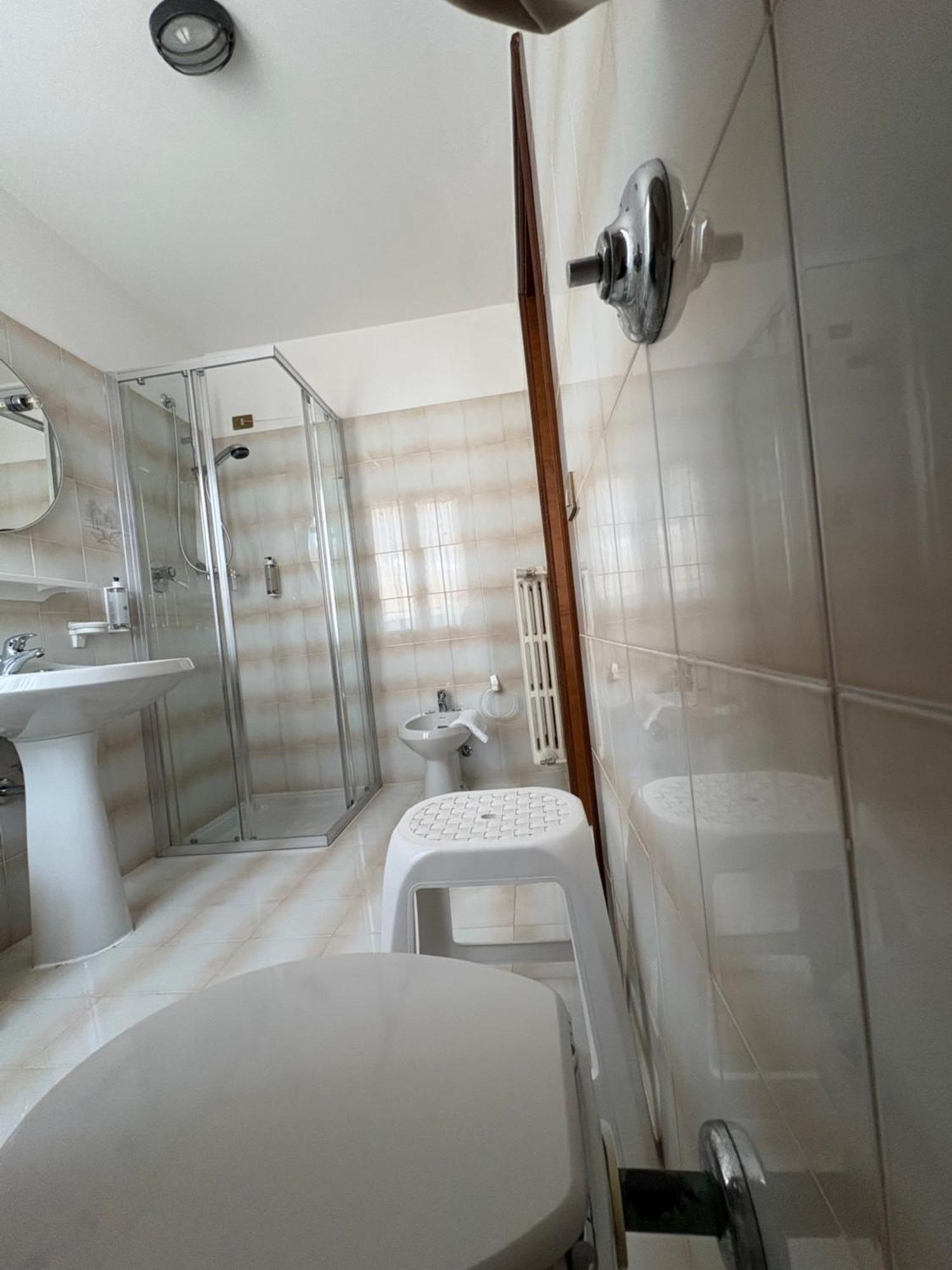 Garni Hotel 提尼亚类 外观 照片