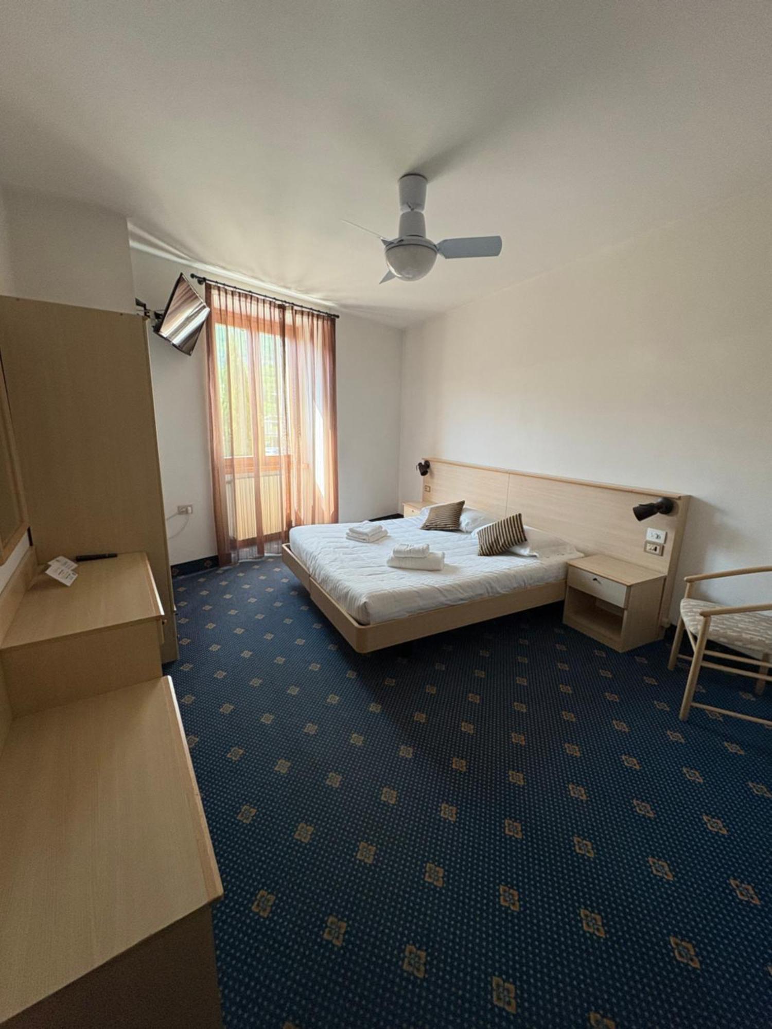 Garni Hotel 提尼亚类 外观 照片