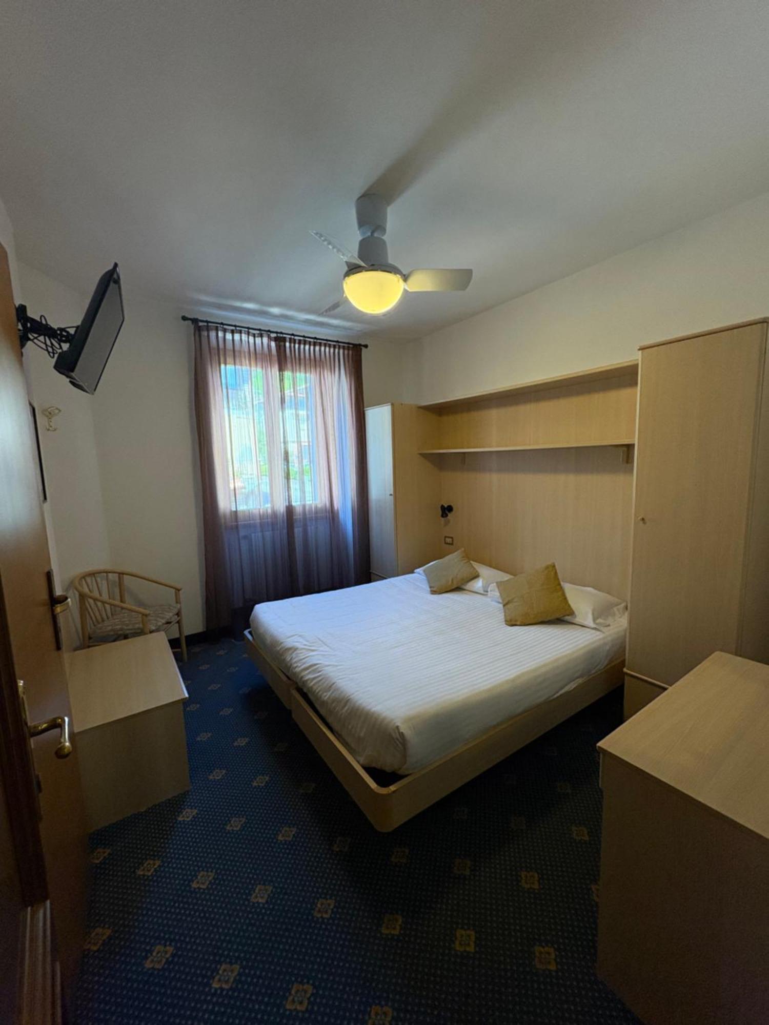 Garni Hotel 提尼亚类 外观 照片