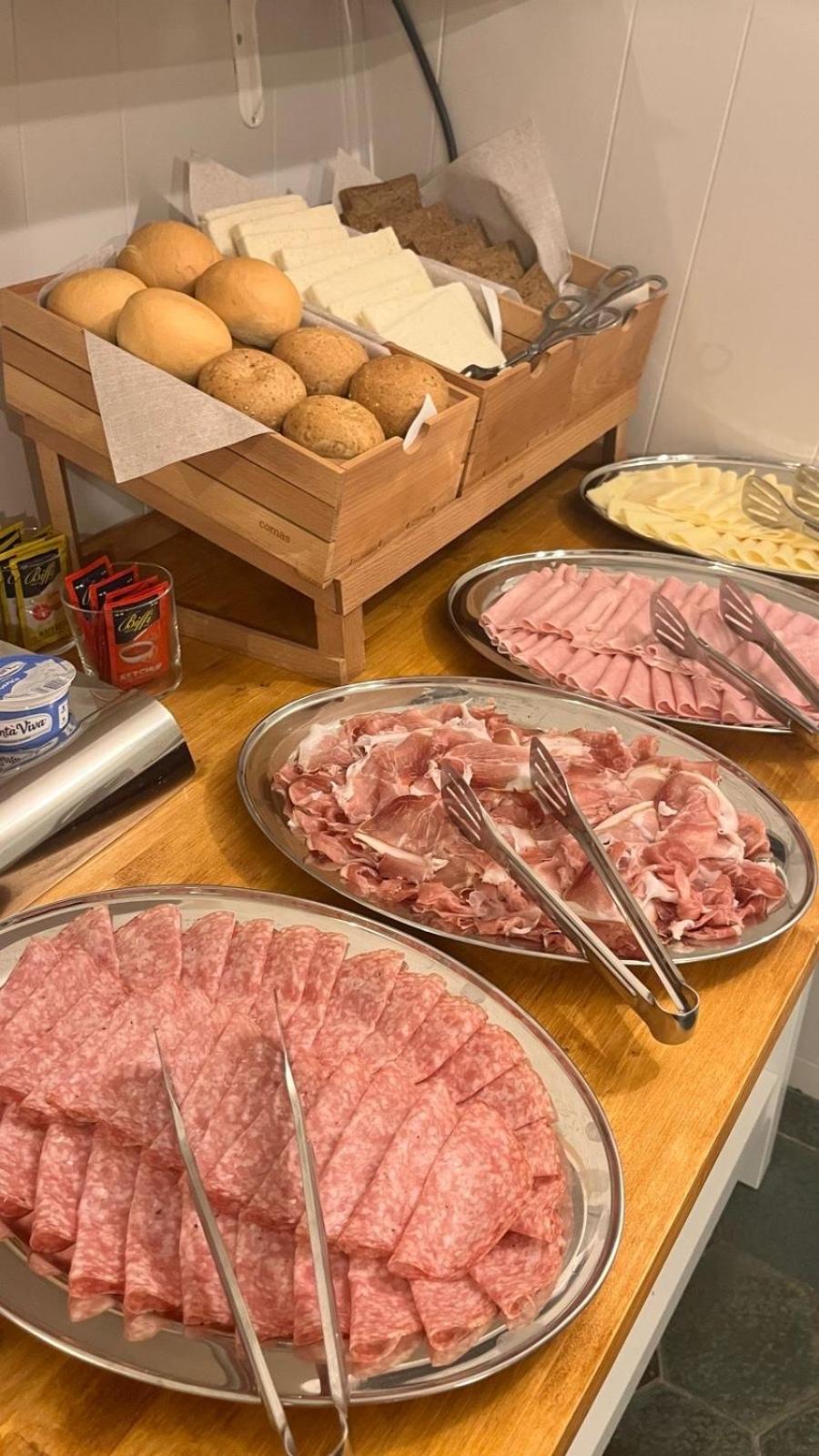 Garni Hotel 提尼亚类 外观 照片