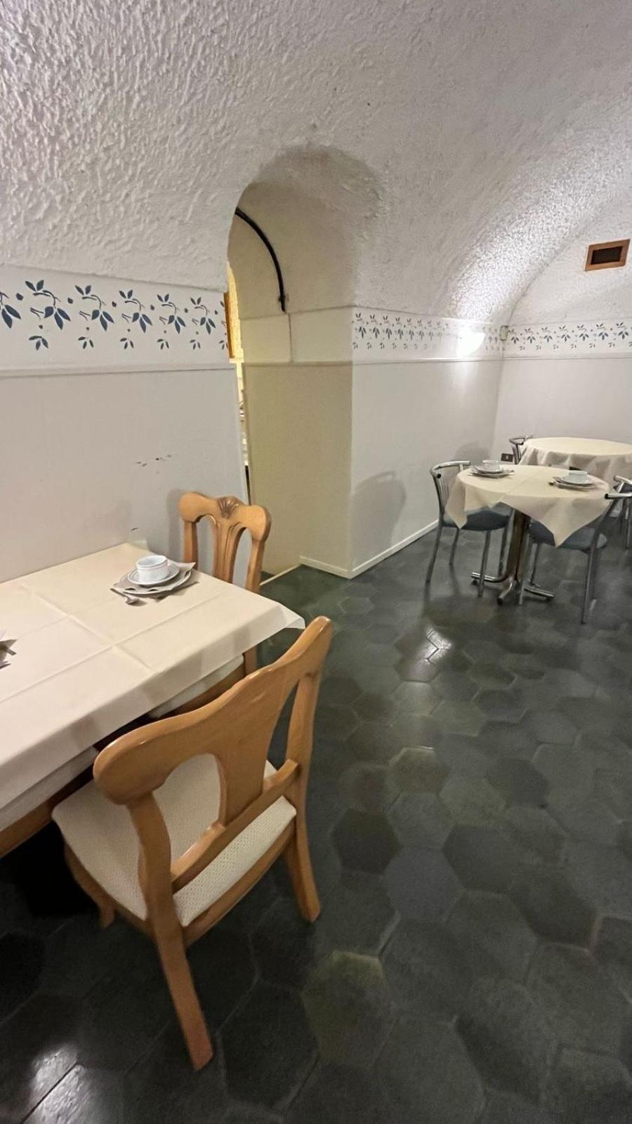 Garni Hotel 提尼亚类 外观 照片