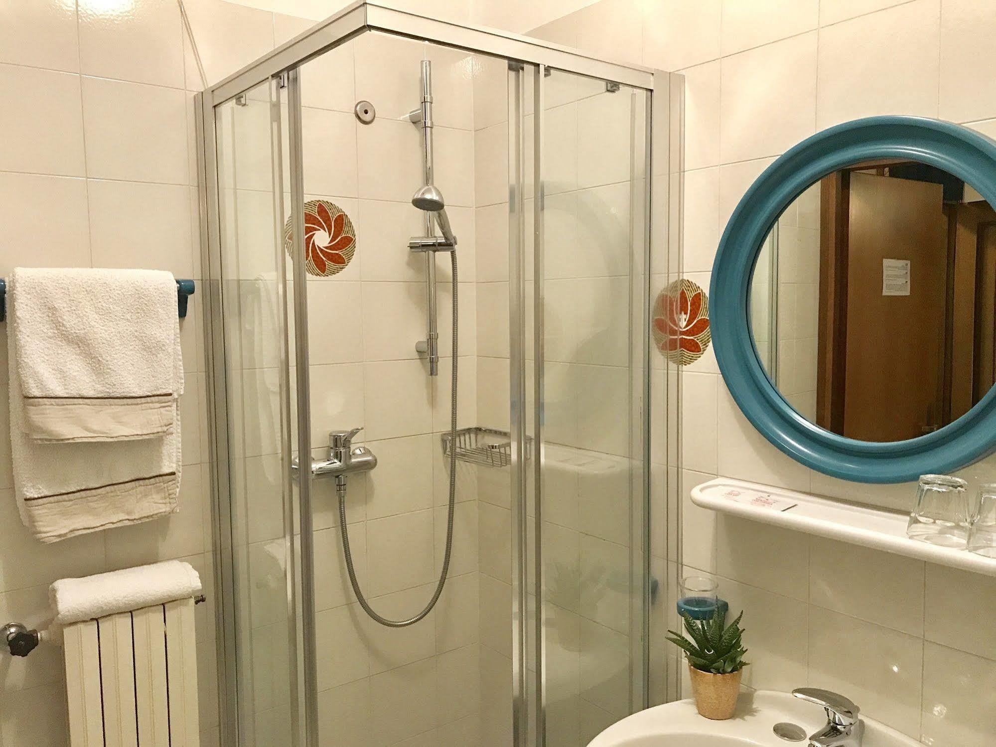Garni Hotel 提尼亚类 外观 照片